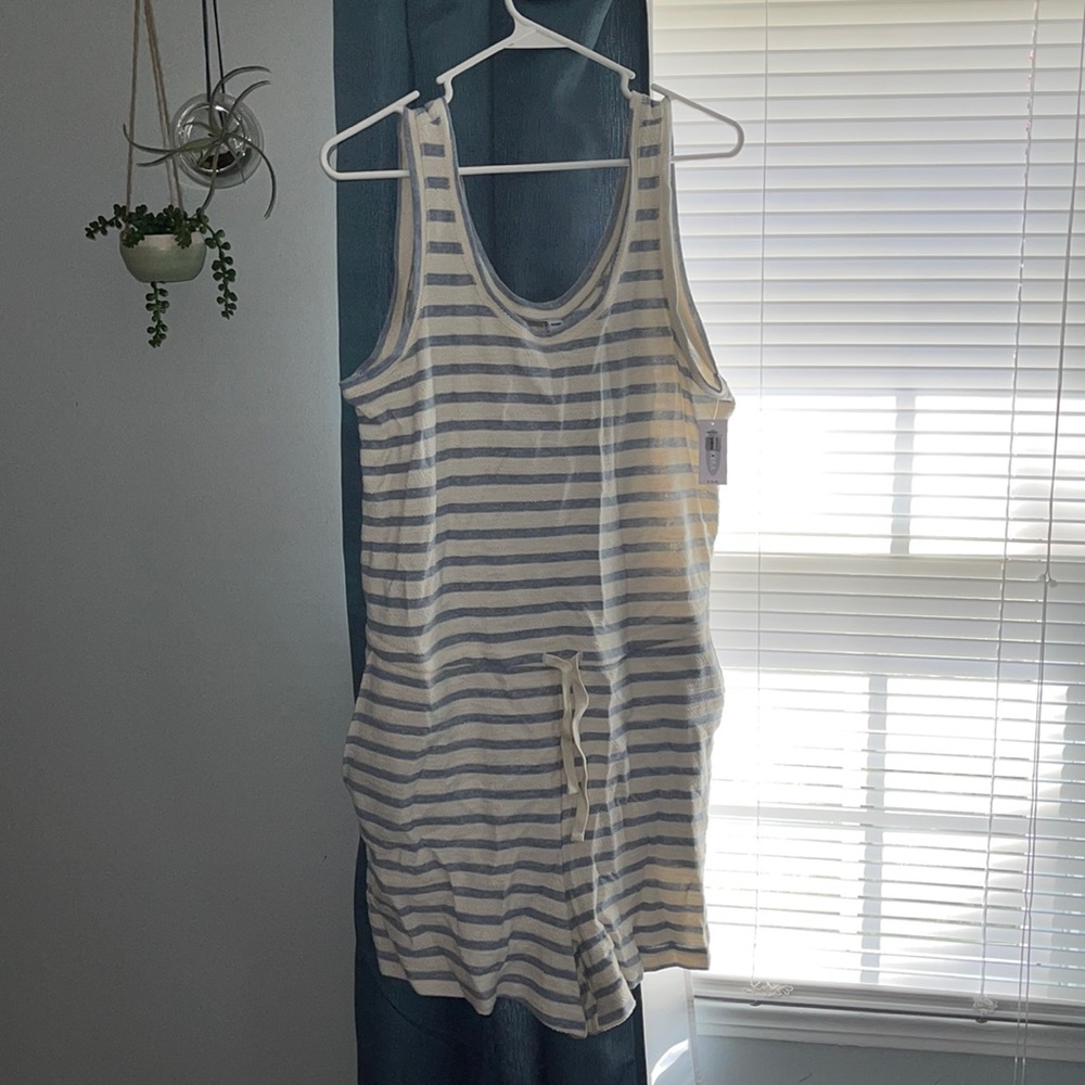 Old Navy Romper w/pockets